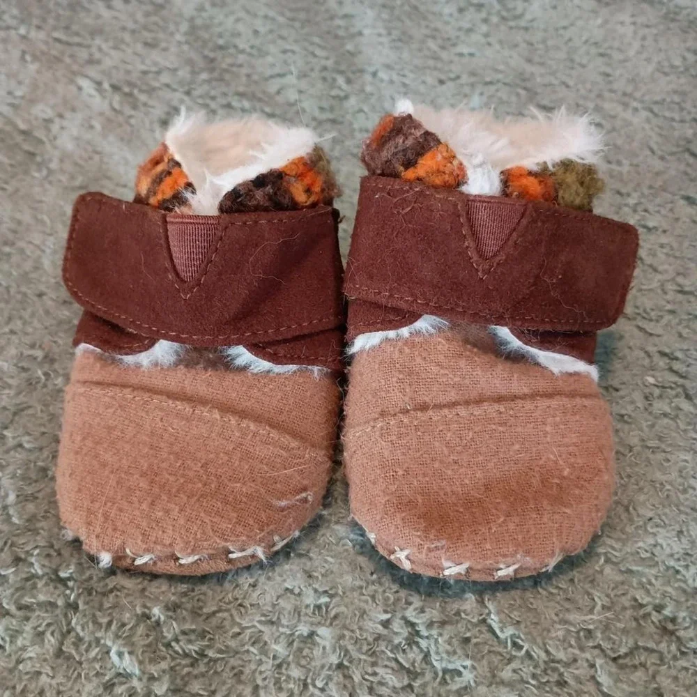 Toms Baby‎ Moccasin Fur Lined Booties